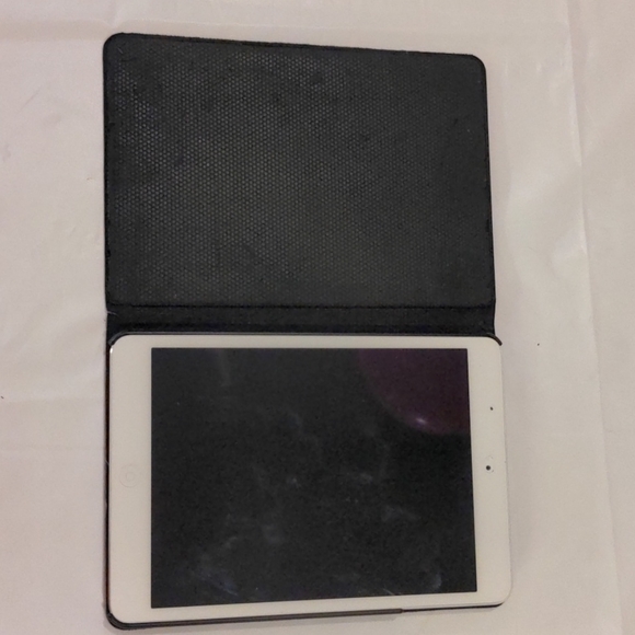 Mini ipad - Picture 2 of 2